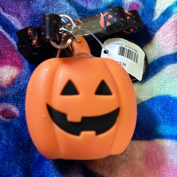 Bath&Body Works pumpkin 🎃 light up pocketbac lanyard - Picture 2 of 4